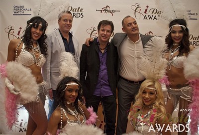 Executivos ficam à vontade com as starlettes de Vegas nos Prêmios iDate 2013